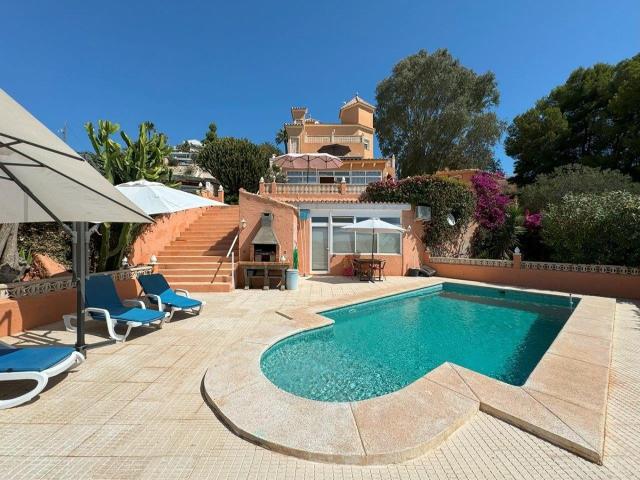 Villa en venta en El Campello Alicante