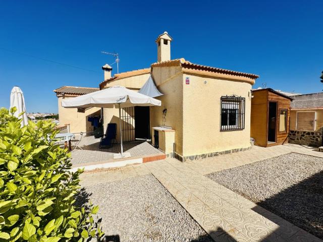 Villa en venta en Elche Alicante