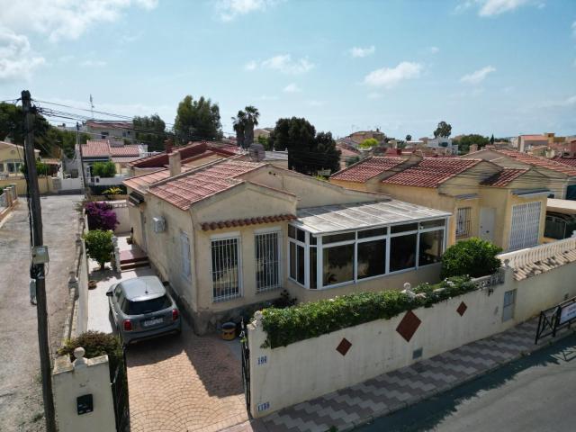 Villa en venta en Elche Alicante