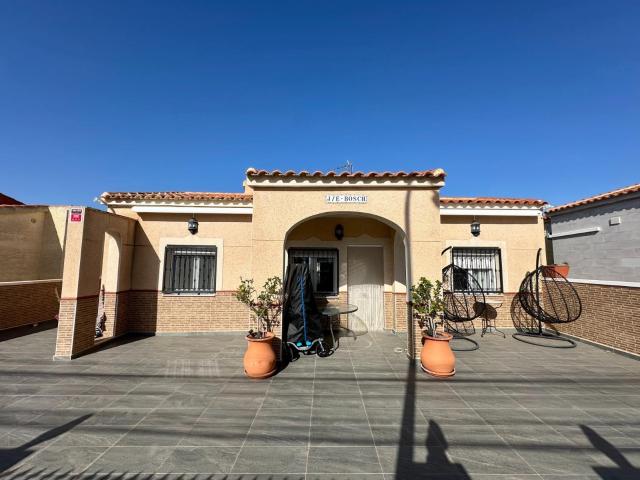 Villa en venta en Elche Alicante
