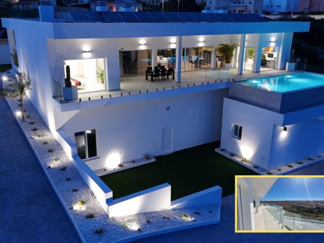 Villa en venta en Elche Alicante