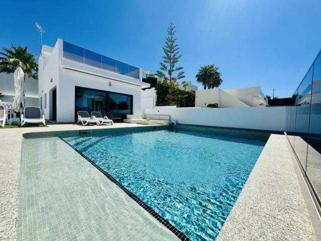 Villa en venta en Elche Alicante