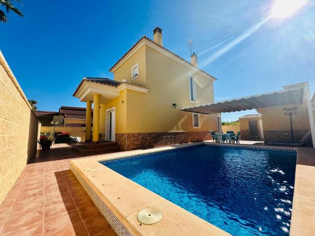Villa en venta en Elche Alicante