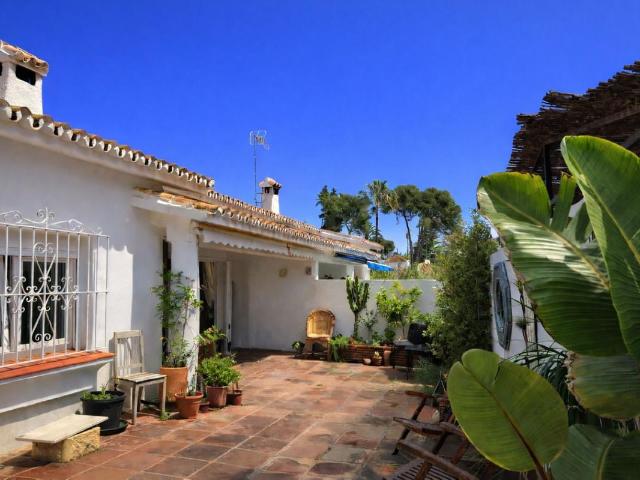 Villa en venta en Estepona Málaga