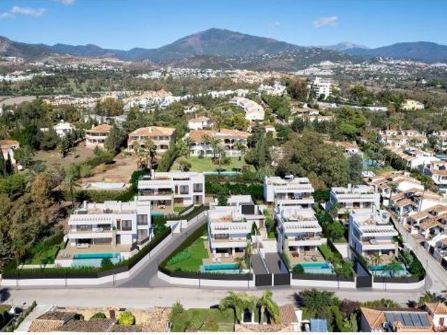 Villa en Venta en Estepona, Málaga