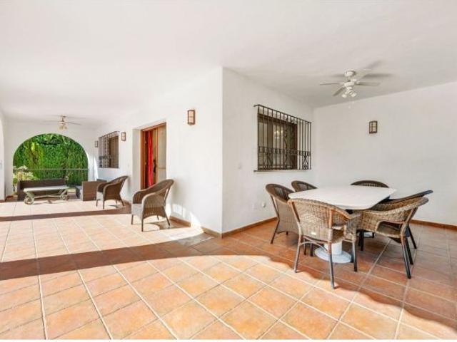 Villa en Venta en Estepona, Málaga