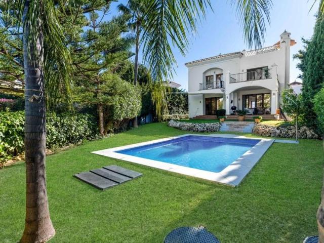 Villa en venta en Estepona Málaga