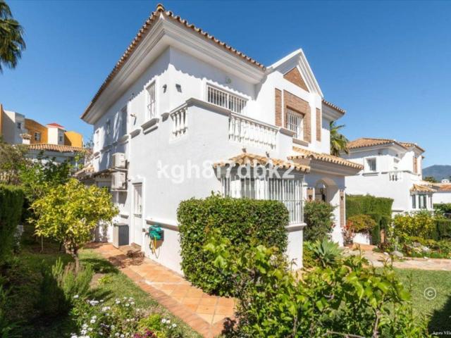 Villa en venta en Estepona Málaga