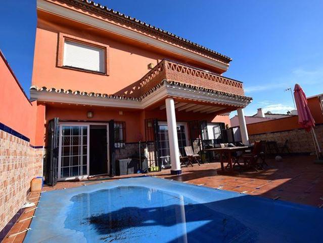 Villa en venta en Fuengirola Málaga
