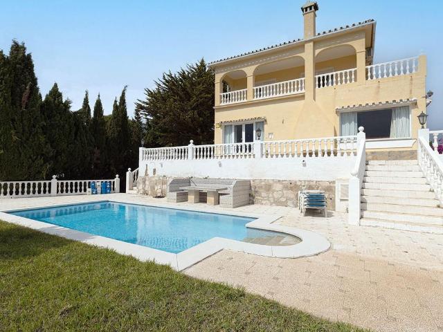 Villa en venta en Fuengirola Málaga