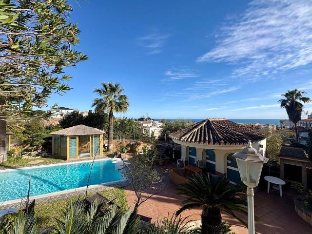 Villa en venta en Fuengirola Málaga
