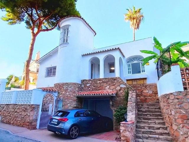 Villa en venta en Fuengirola Málaga