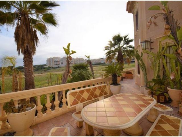 Villa en Venta en Guardamar del Segura, Alicante