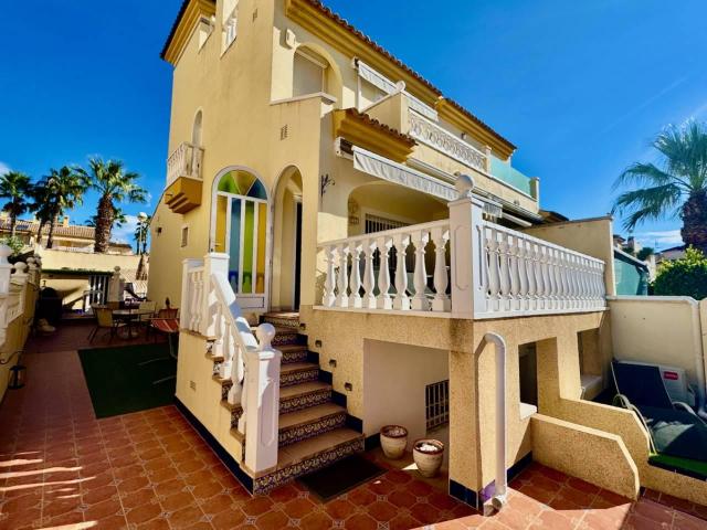 Villa en venta en Guardamar del Segura Alicante