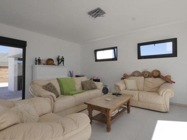 Villa en Venta en Hondón de las Nieves, Alicante
