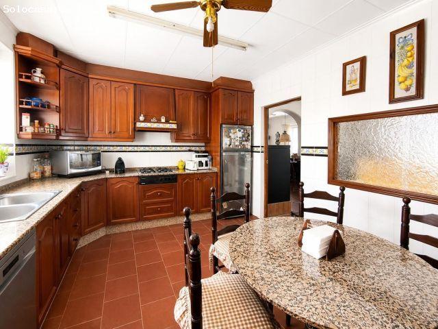 Villa en Venta en Huertas de Villena, Alicante