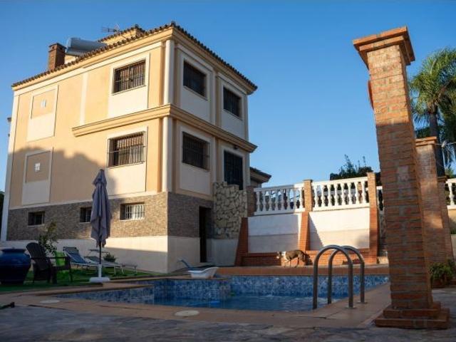 Villa en Venta en La Línea de la Concepción, Cádiz