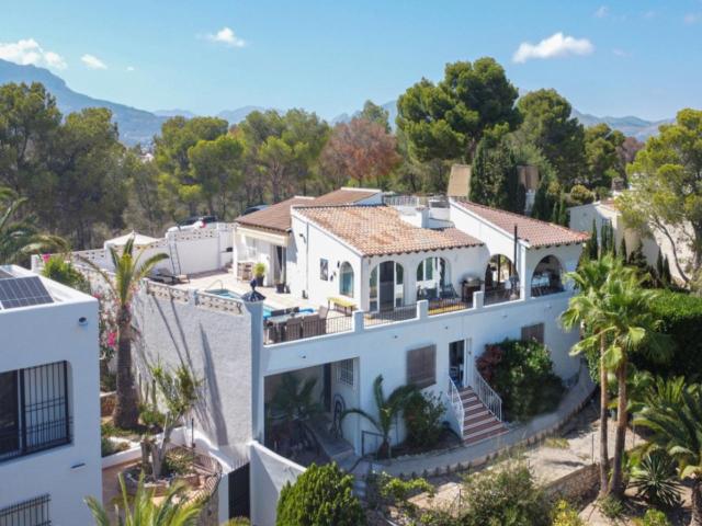 Villa en venta en La Nucia Alicante