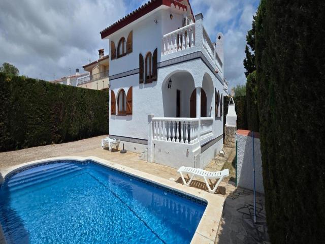 Villa en venta en L'Ametlla de Mar Tarragona