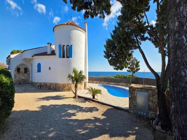 Villa en venta en L'Ametlla de Mar Tarragona