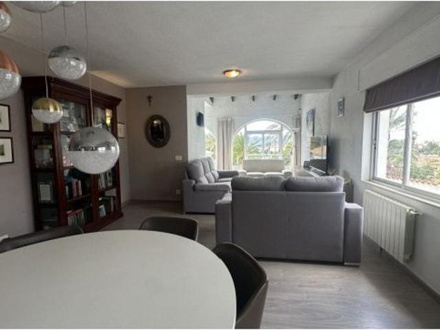 Villa en Venta en lAlfas del Pi, Alicante