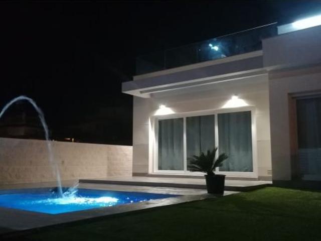 Villa en Venta en Los Montesinos, Alicante