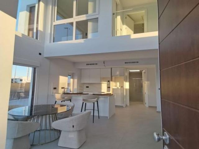 Villa en Venta en Los Montesinos, Alicante