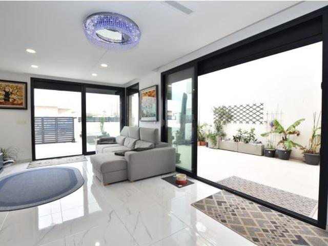 Villa en Venta en Los Montesinos, Alicante