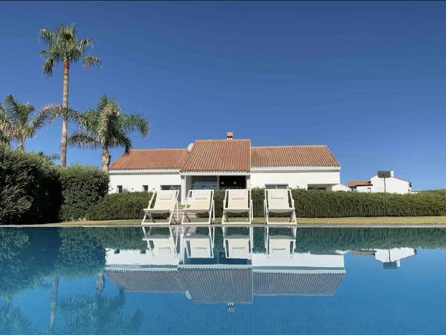 Villa en venta en Manilva Málaga