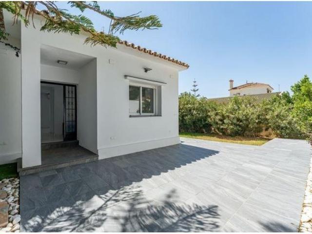 Villa en Venta en Málaga del Fresno, Málaga