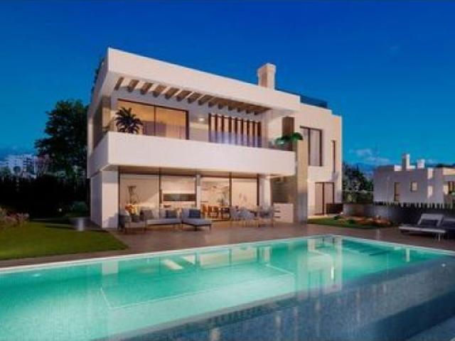 villa en Venta en Marbella. LEPV T4105