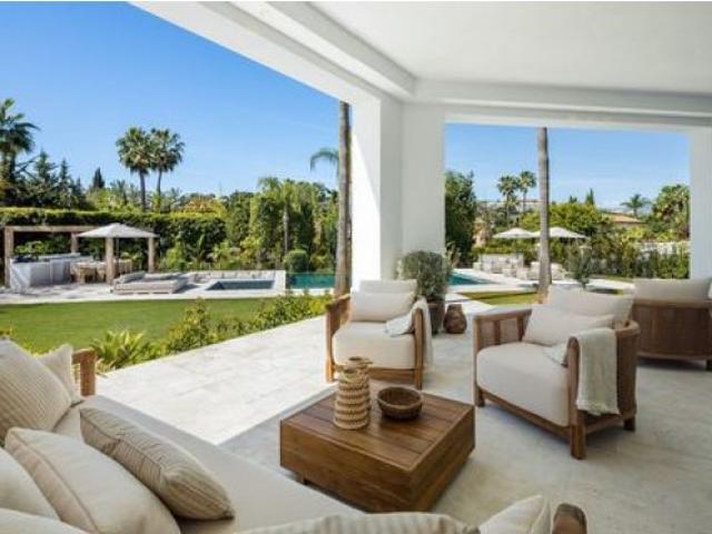 villa en Venta en Marbella. LEPV T4697