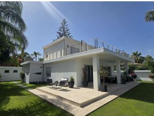 villa en Venta en Marbella. LEPV T4693
