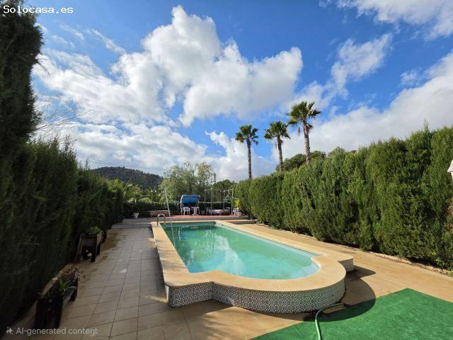 Villa en Venta en Novelda, Alicante