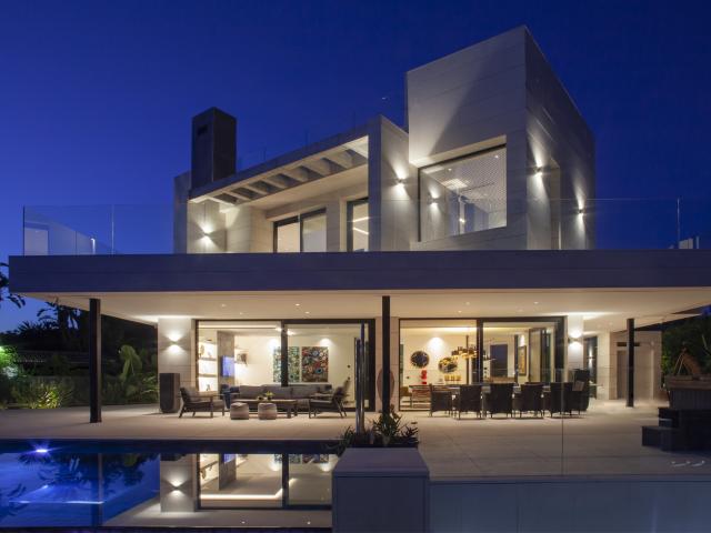 Villa en venta en Nueva Andalucia, Marbella