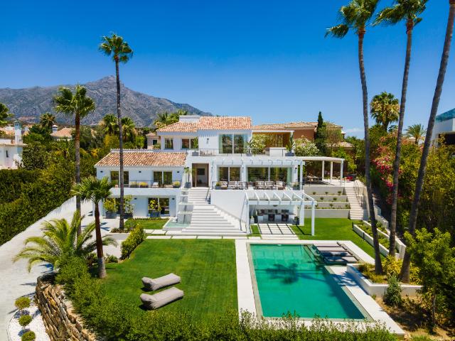 Villa en venta en Nueva Andalucia, Marbella
