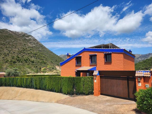 Villa en venta en Ojén Málaga