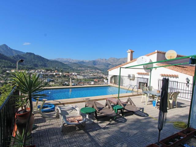 Villa en venta en Orba Alicante