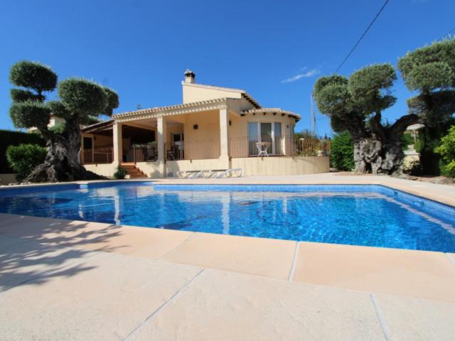 Villa en venta en Orba Alicante