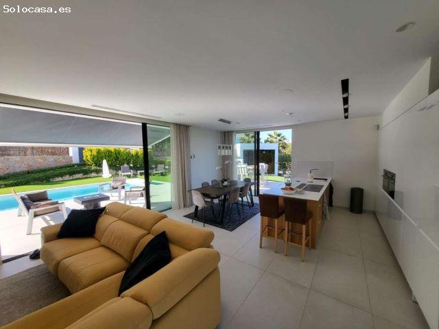 Villa en Venta en Orihuela, Alicante
