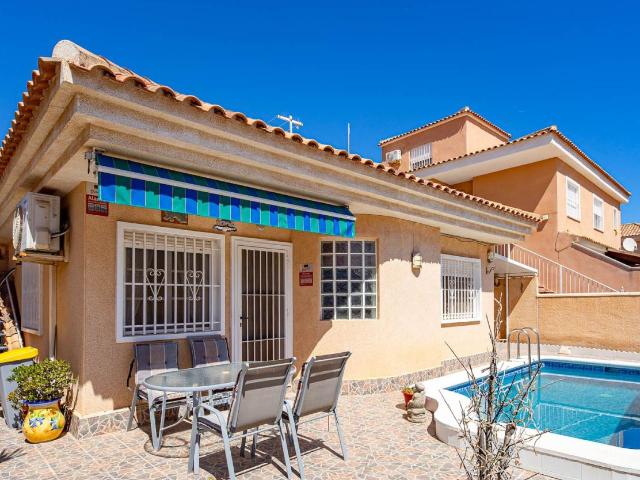 Villa en venta en Orihuela Alicante