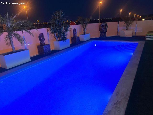 Villa en Venta en Orihuela, Alicante