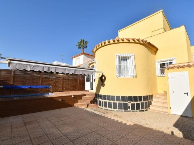Villa en venta en Orihuela Alicante