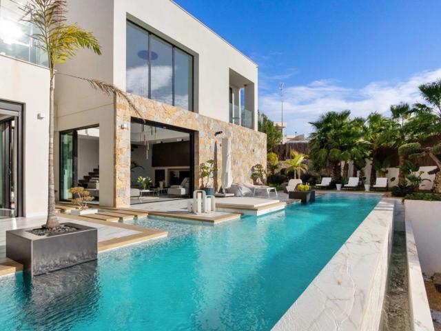 Villa en venta en Orihuela Alicante