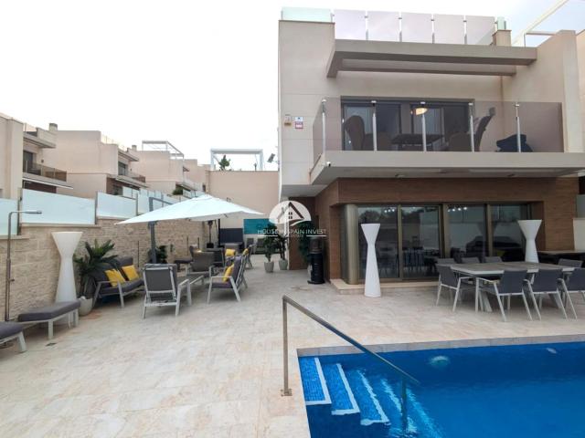 Villa en venta en Orihuela Alicante
