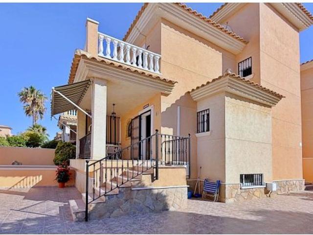 Villa en Venta en Orihuela, Alicante