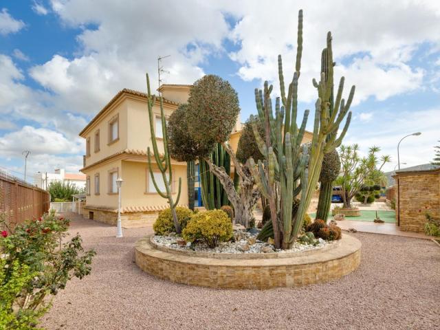 Villa en venta en Orihuela Alicante