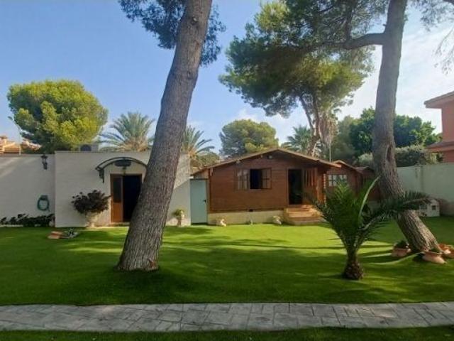 Villa en Venta en Orihuela Costa, Alicante