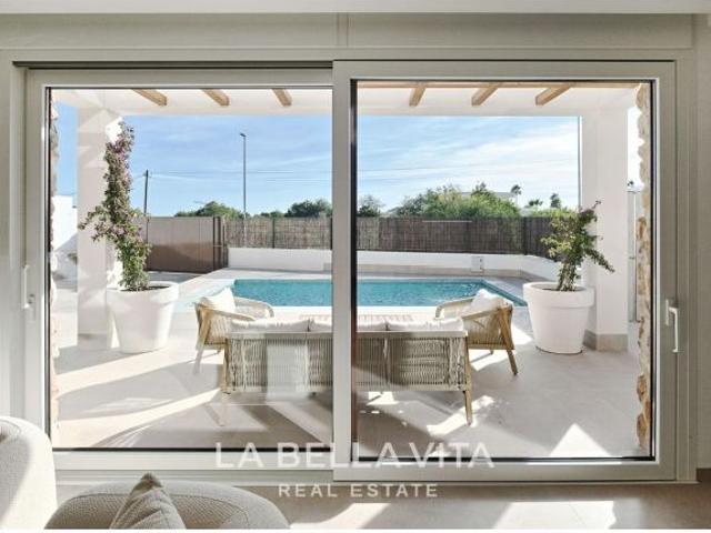 Villa en Venta en Orihuela Costa, Alicante