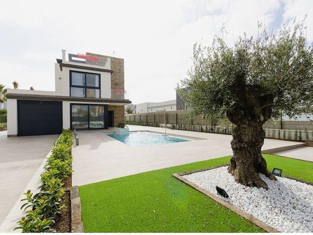 Villa en Venta en Orihuela Costa, Alicante